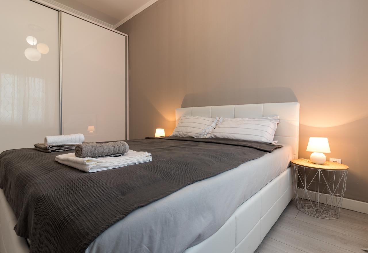 Comfortable & Lovely Apartment Belgrád Kültér fotó