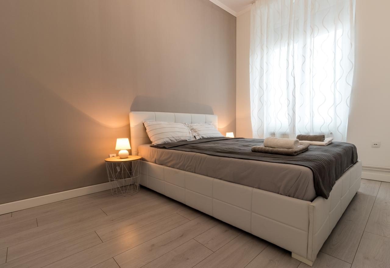 Comfortable & Lovely Apartment Belgrád Kültér fotó