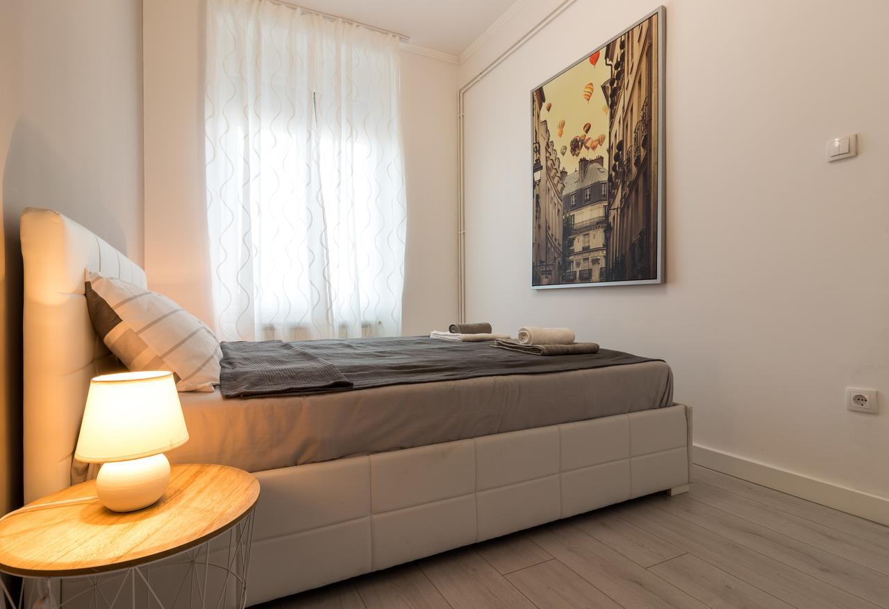 Comfortable & Lovely Apartment Belgrád Kültér fotó