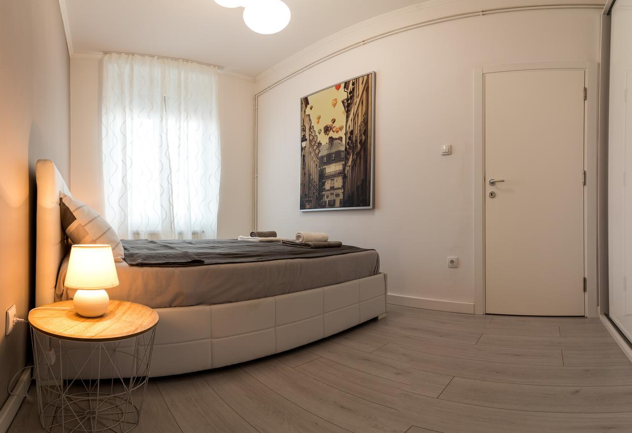 Comfortable & Lovely Apartment Belgrád Kültér fotó
